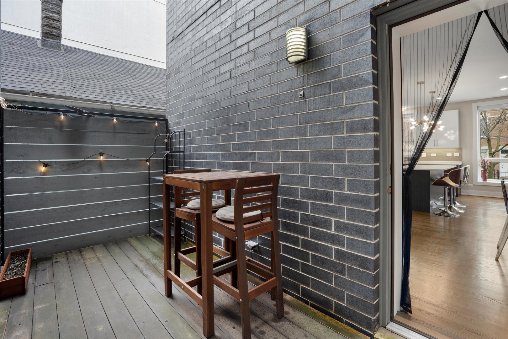 1718 W JULIAN Street Unit: 1S