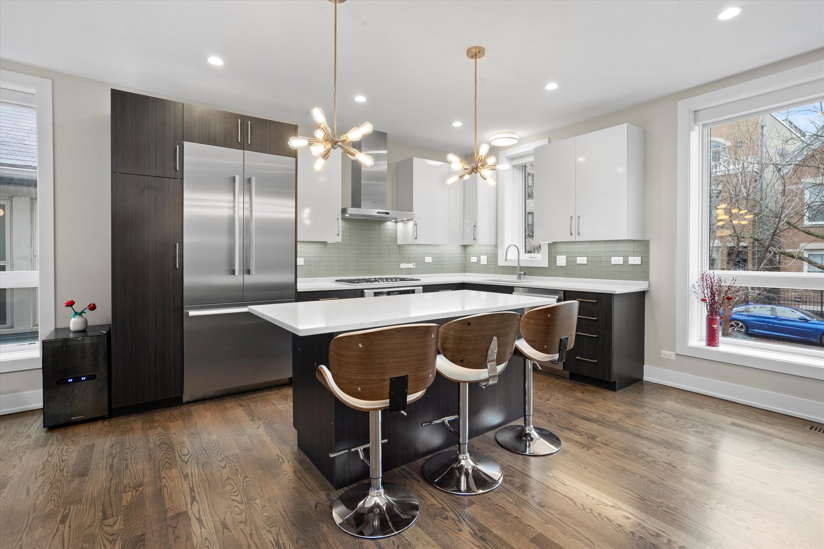 1718 W JULIAN Street Unit: 1S