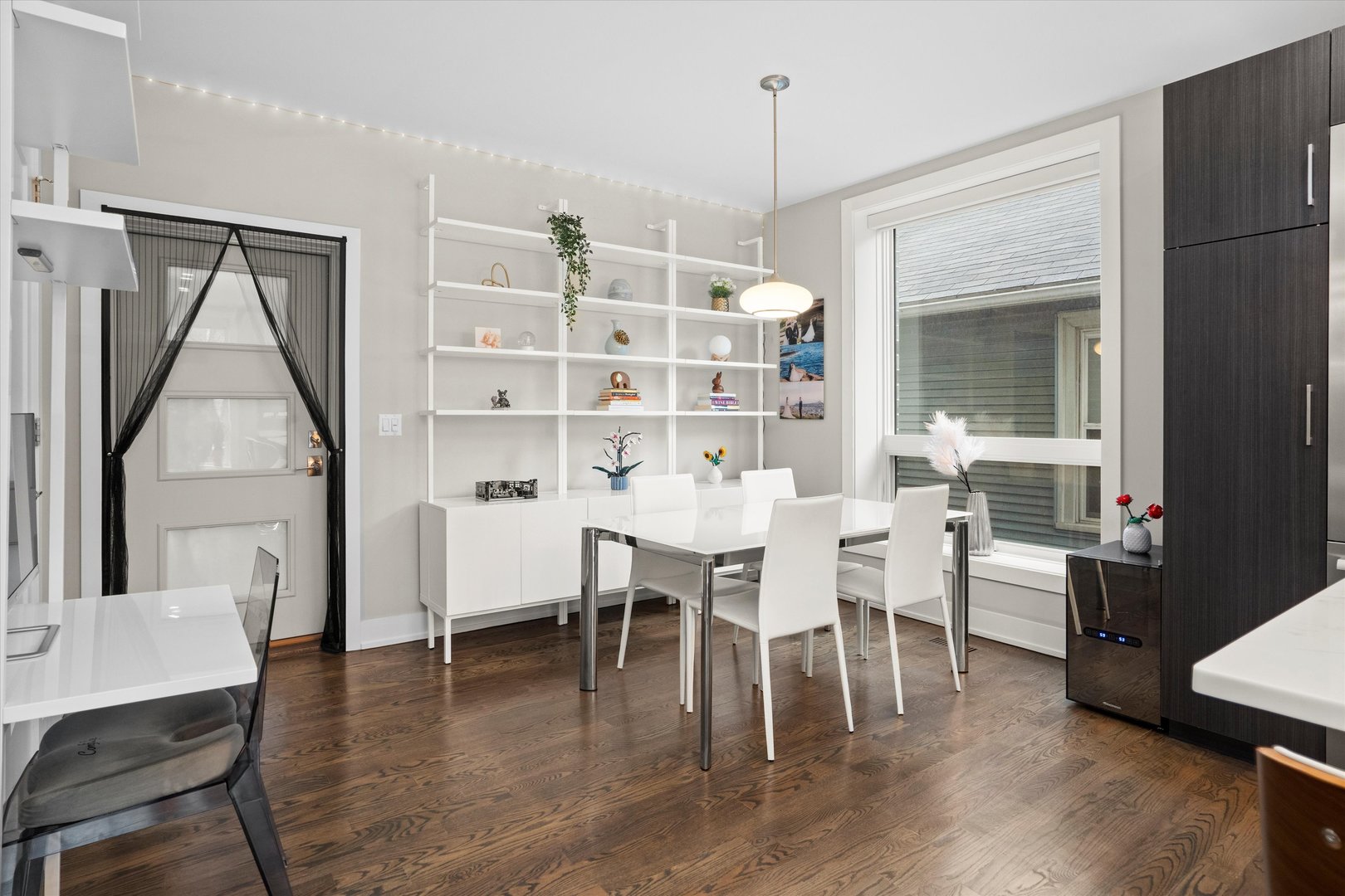 1718 W JULIAN Street Unit: 1S