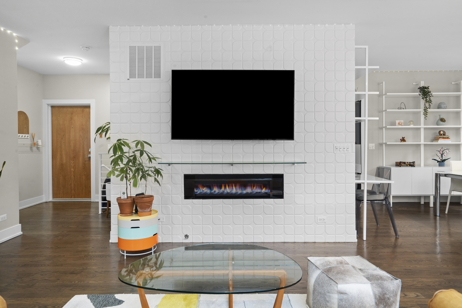 1718 W JULIAN Street Unit: 1S