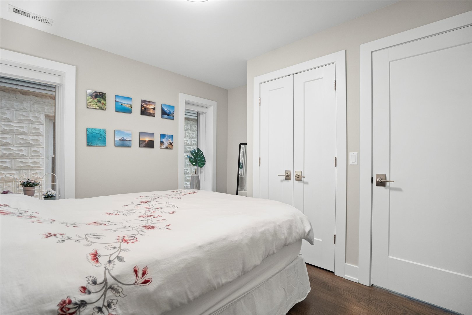 1718 W JULIAN Street Unit: 1S