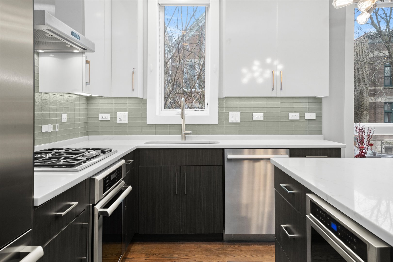 1718 W JULIAN Street Unit: 1S