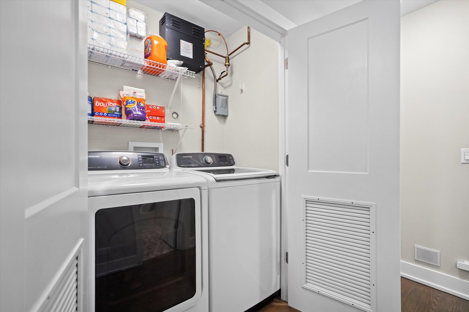 1718 W JULIAN Street Unit: 1S