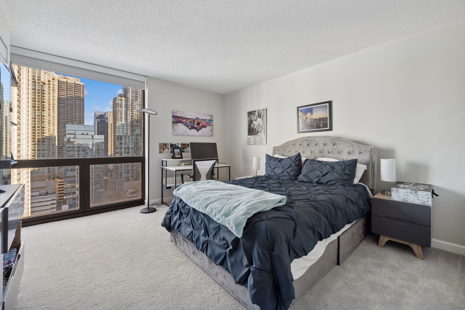 70 W Huron Street Unit: 2402