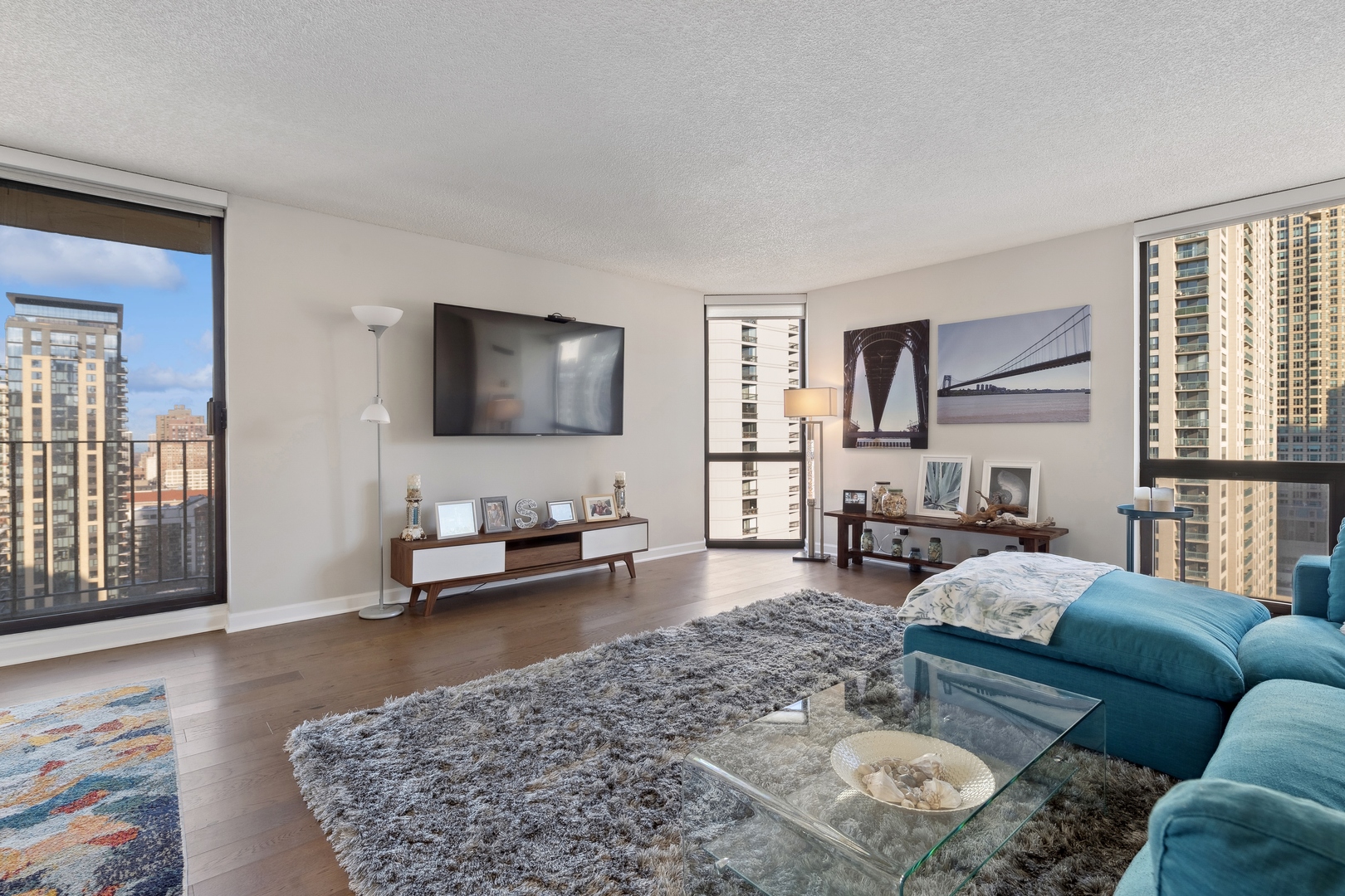 70 W Huron Street Unit: 2402