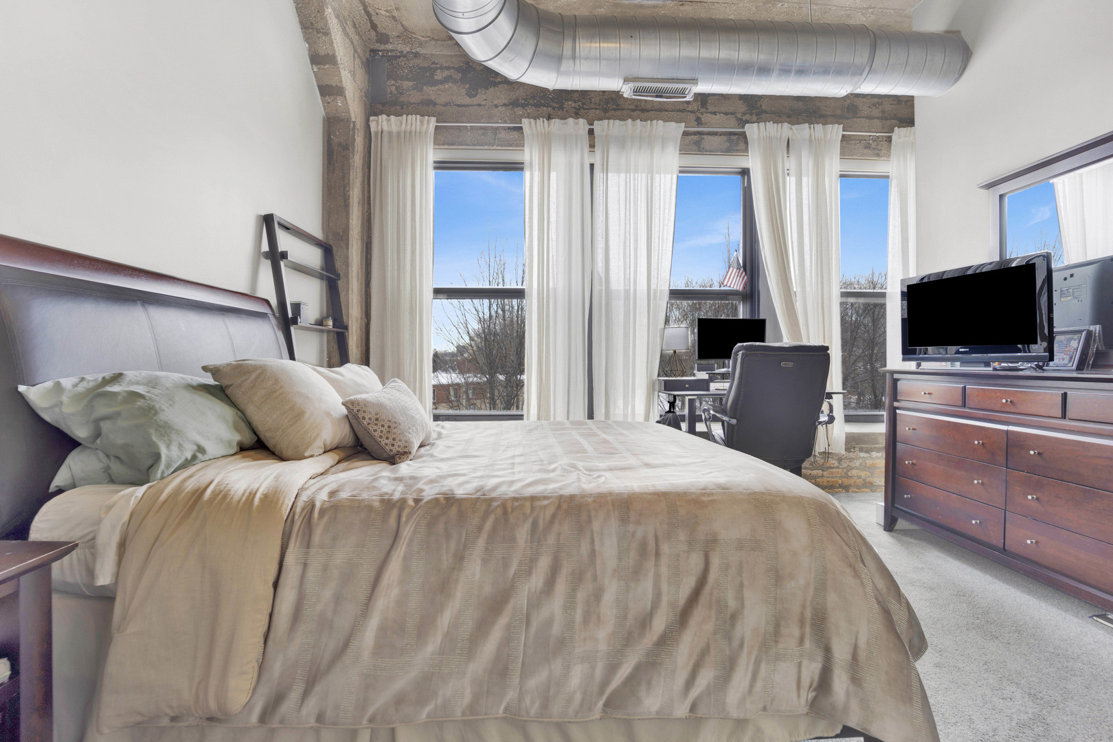 1111 W 14TH Place Unit: 322