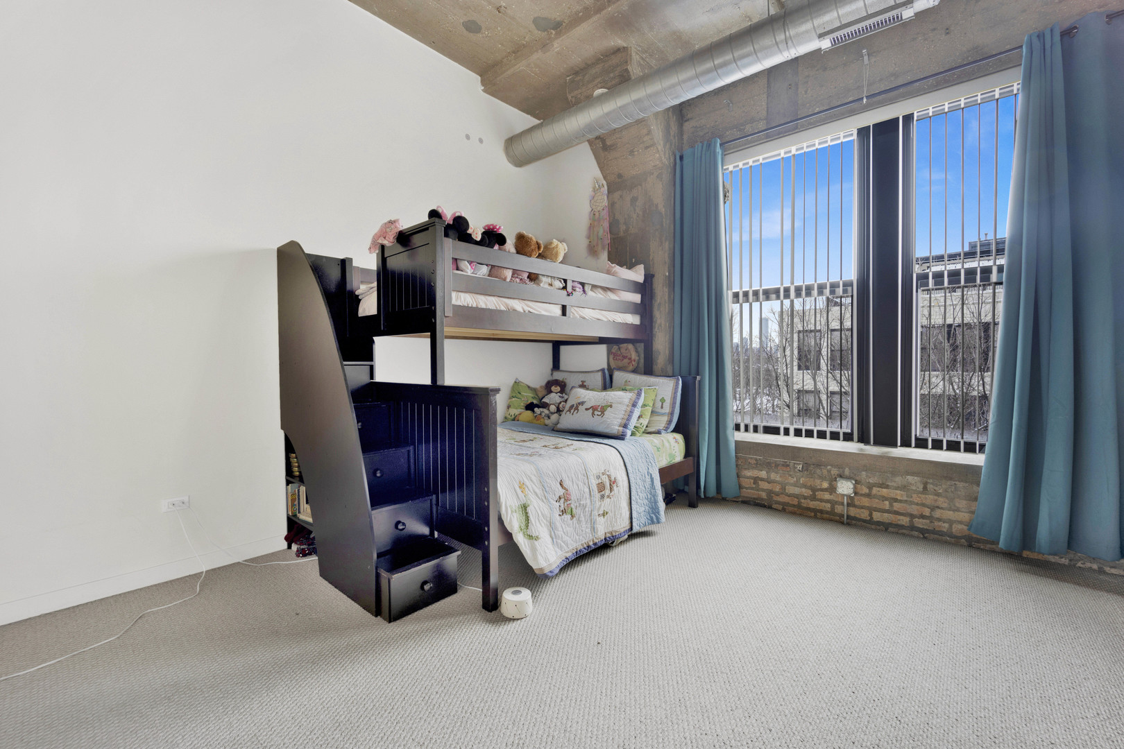 1111 W 14TH Place Unit: 322