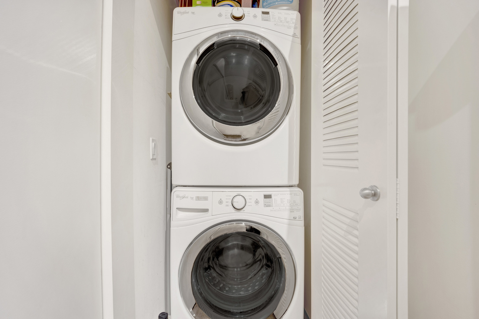 1111 W 14TH Place Unit: 322