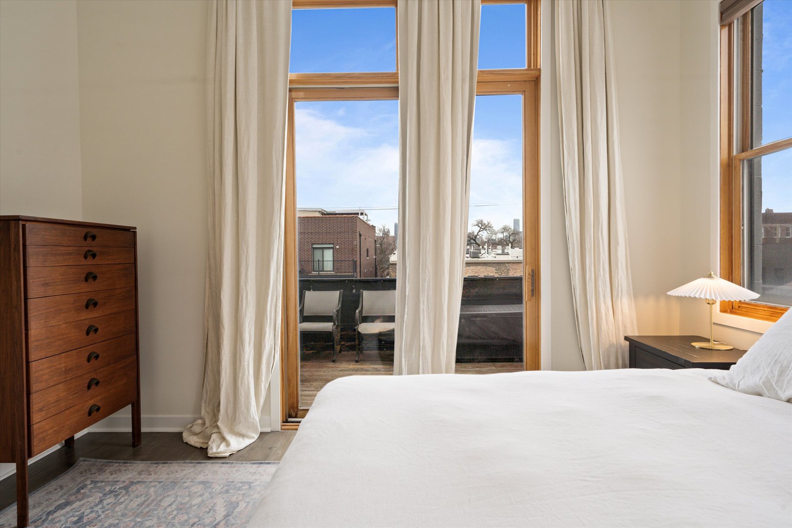 829 N Winchester Avenue Unit: 3