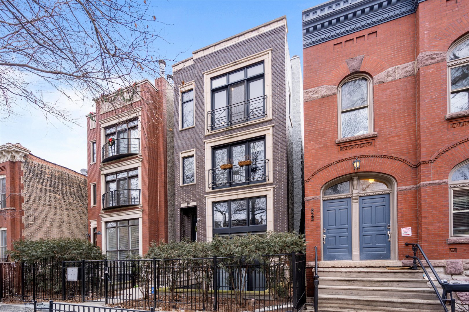 829 N Winchester Avenue Unit: 3
