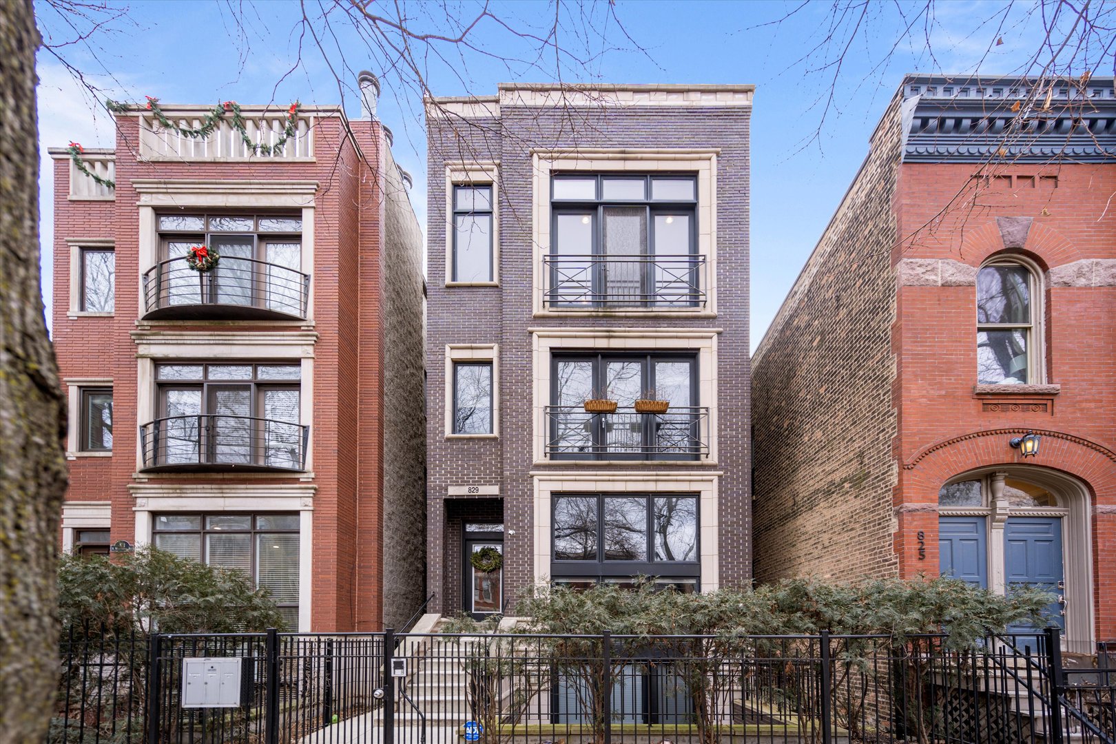 829 N Winchester Avenue Unit: 3