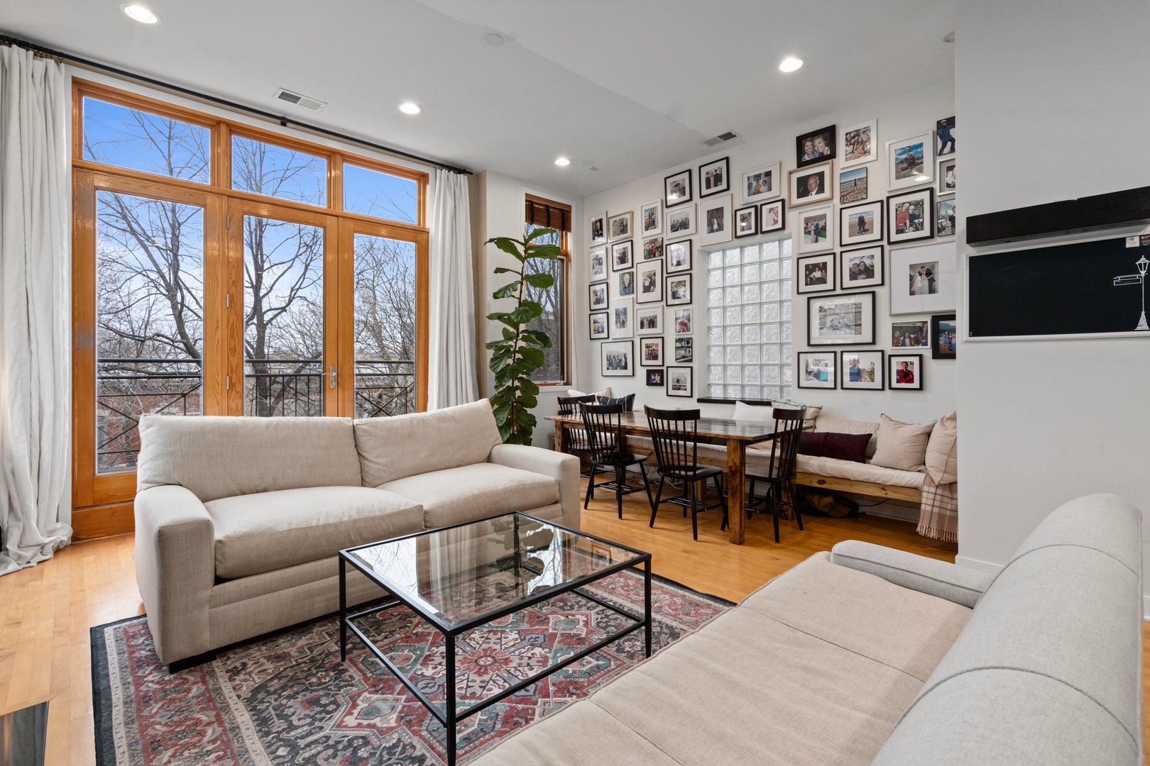 829 N Winchester Avenue Unit: 3