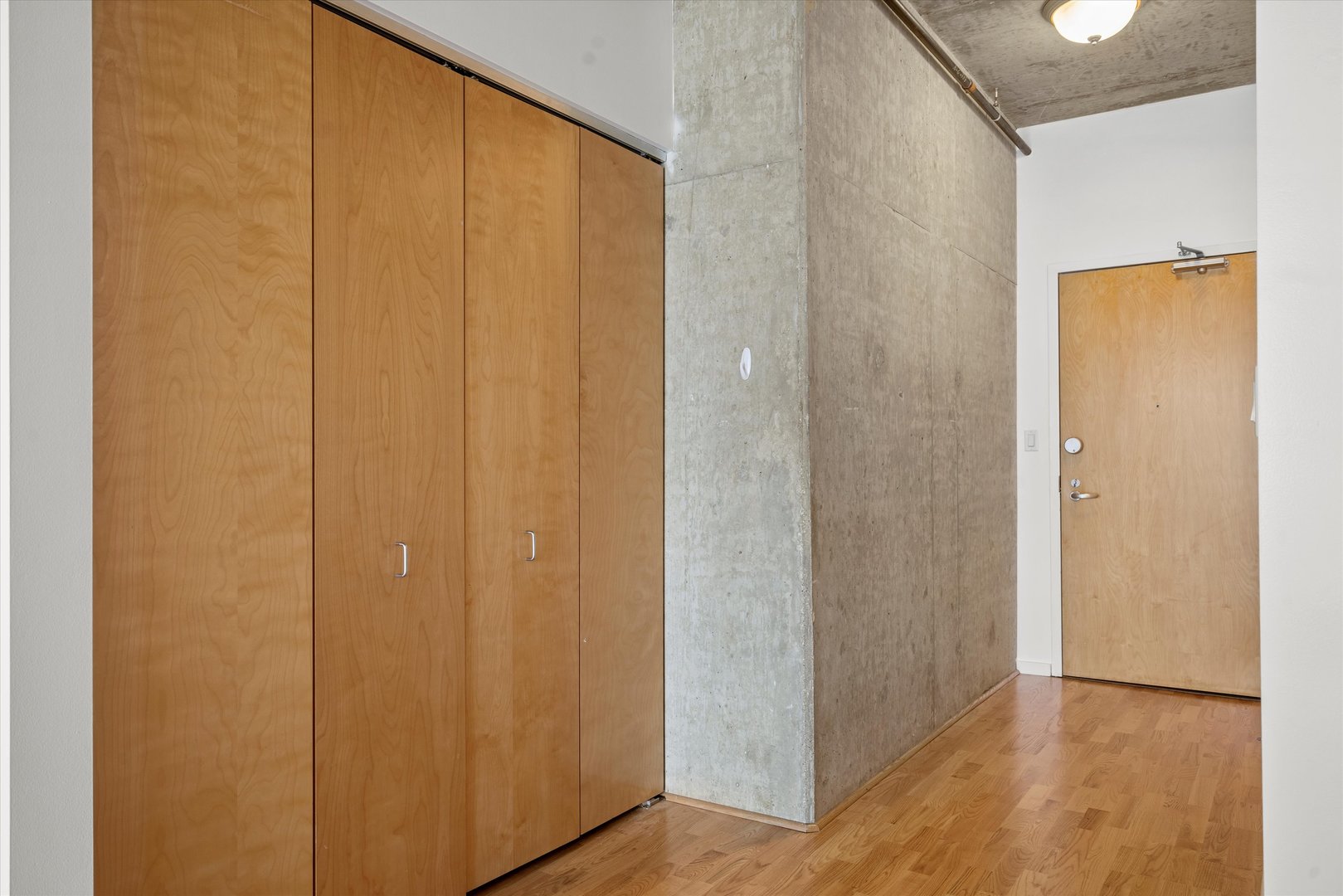 321 S Sangamon Street Unit: 804