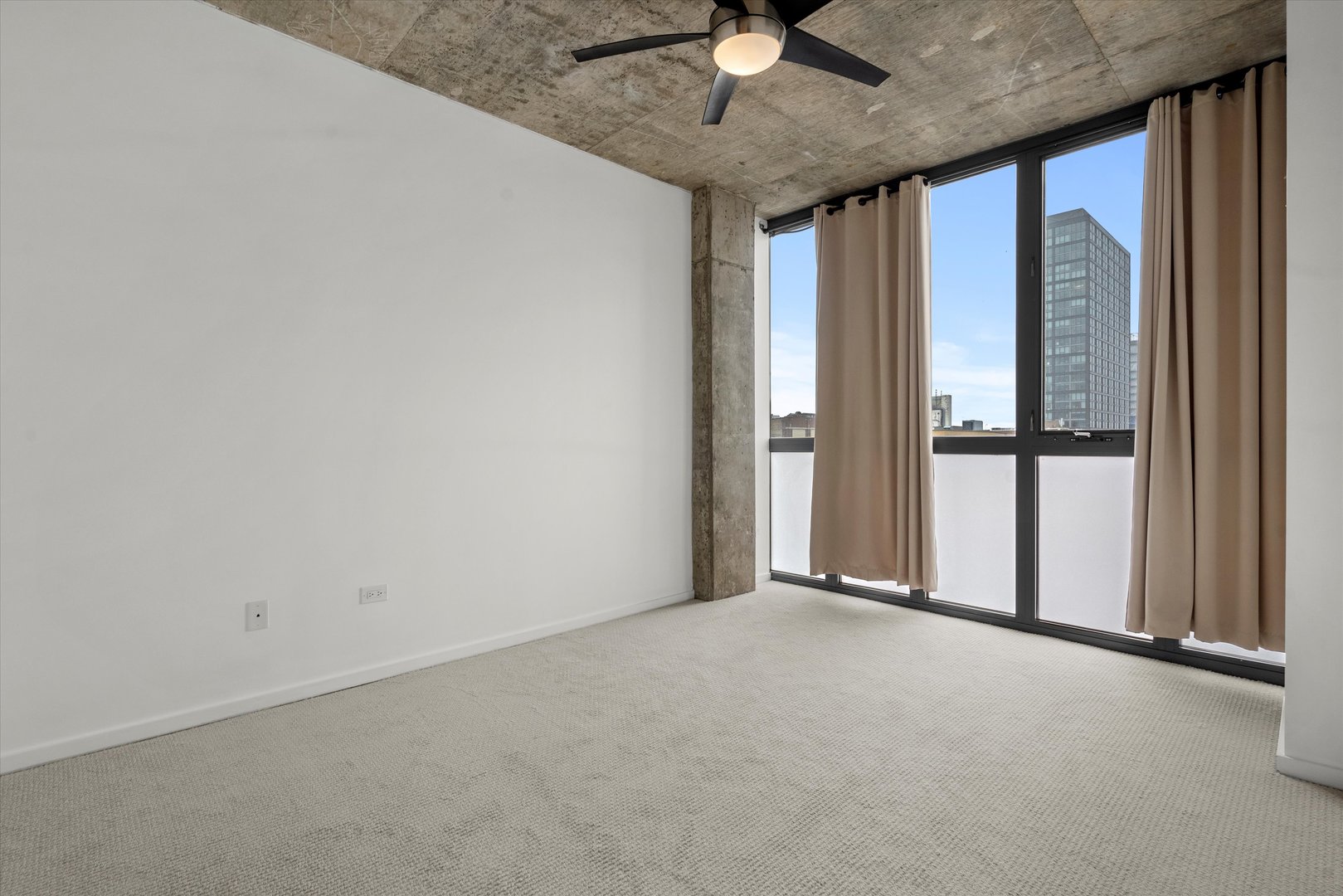 321 S Sangamon Street Unit: 804