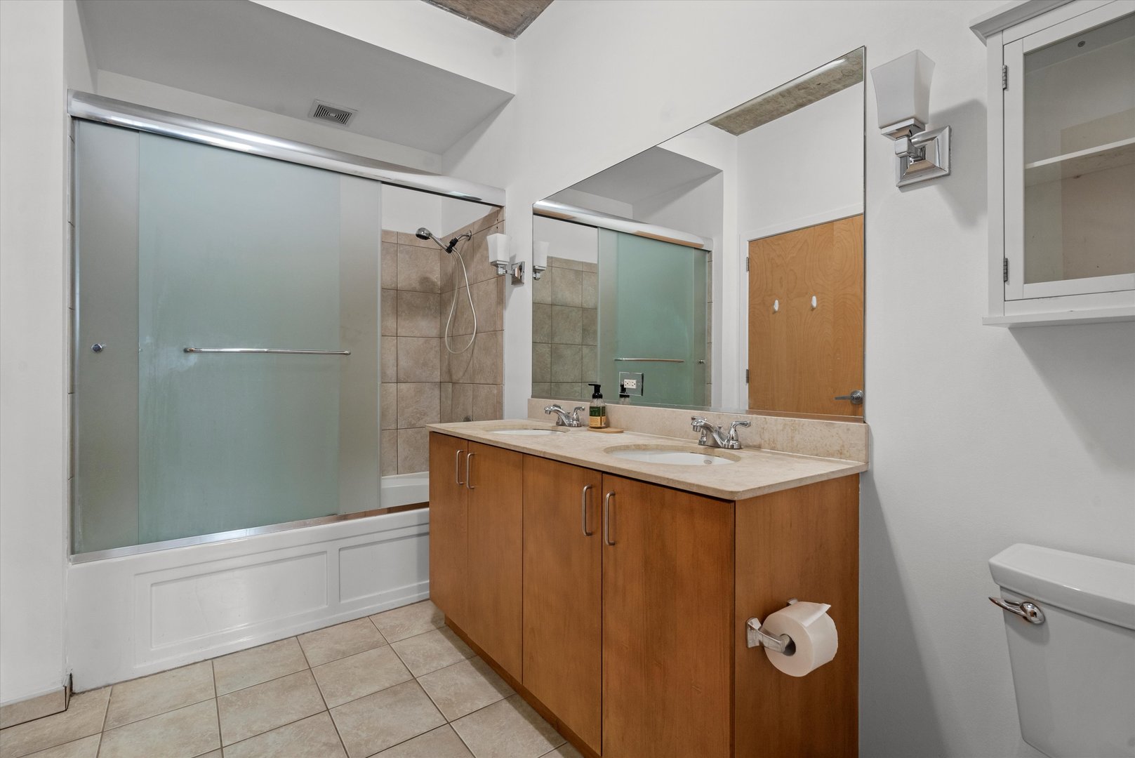 321 S Sangamon Street Unit: 804