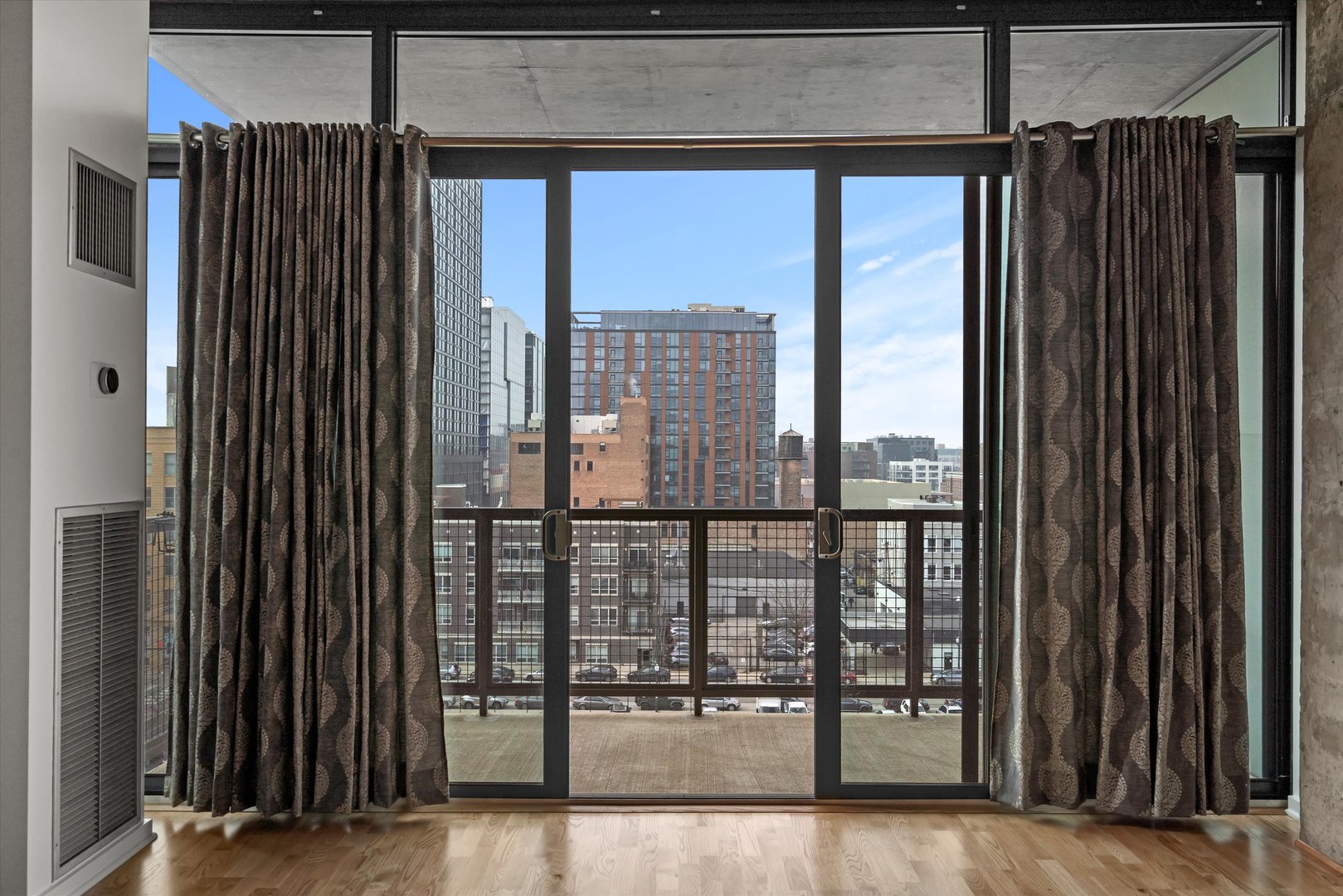 321 S Sangamon Street Unit: 804