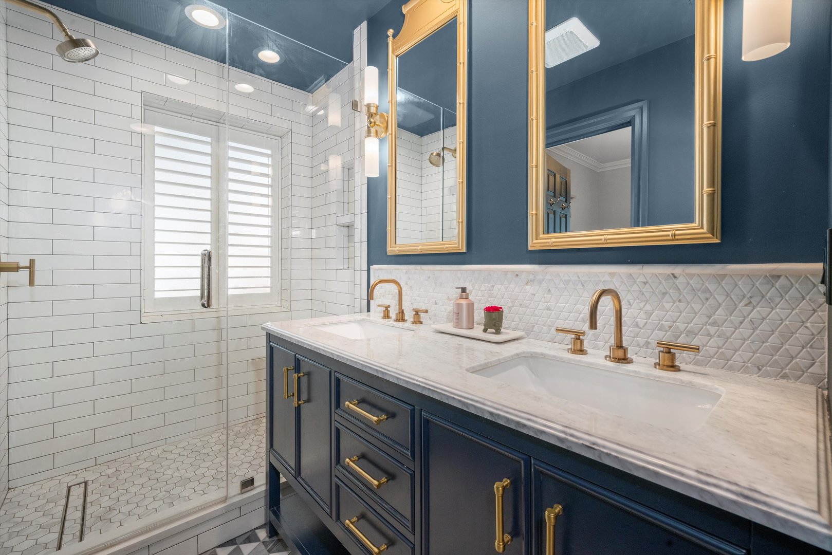 1110 W Wellington Avenue Unit: 1