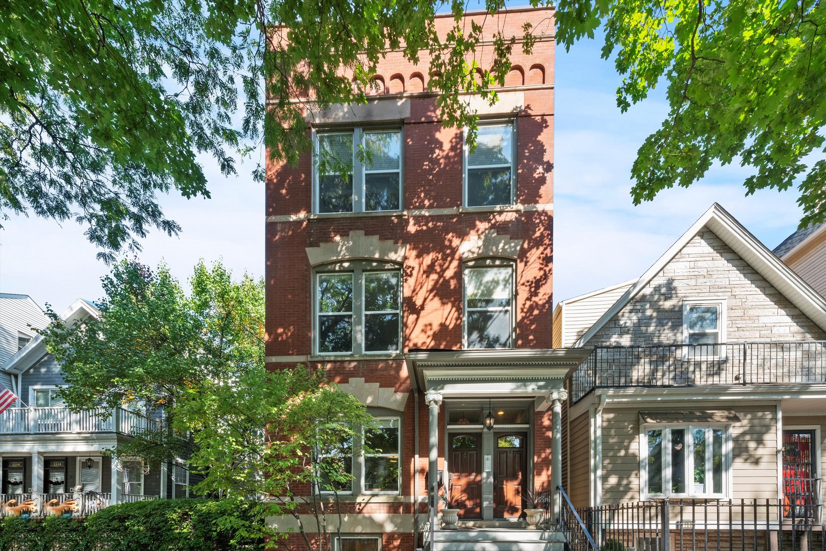 1110 W Wellington Avenue Unit: 1