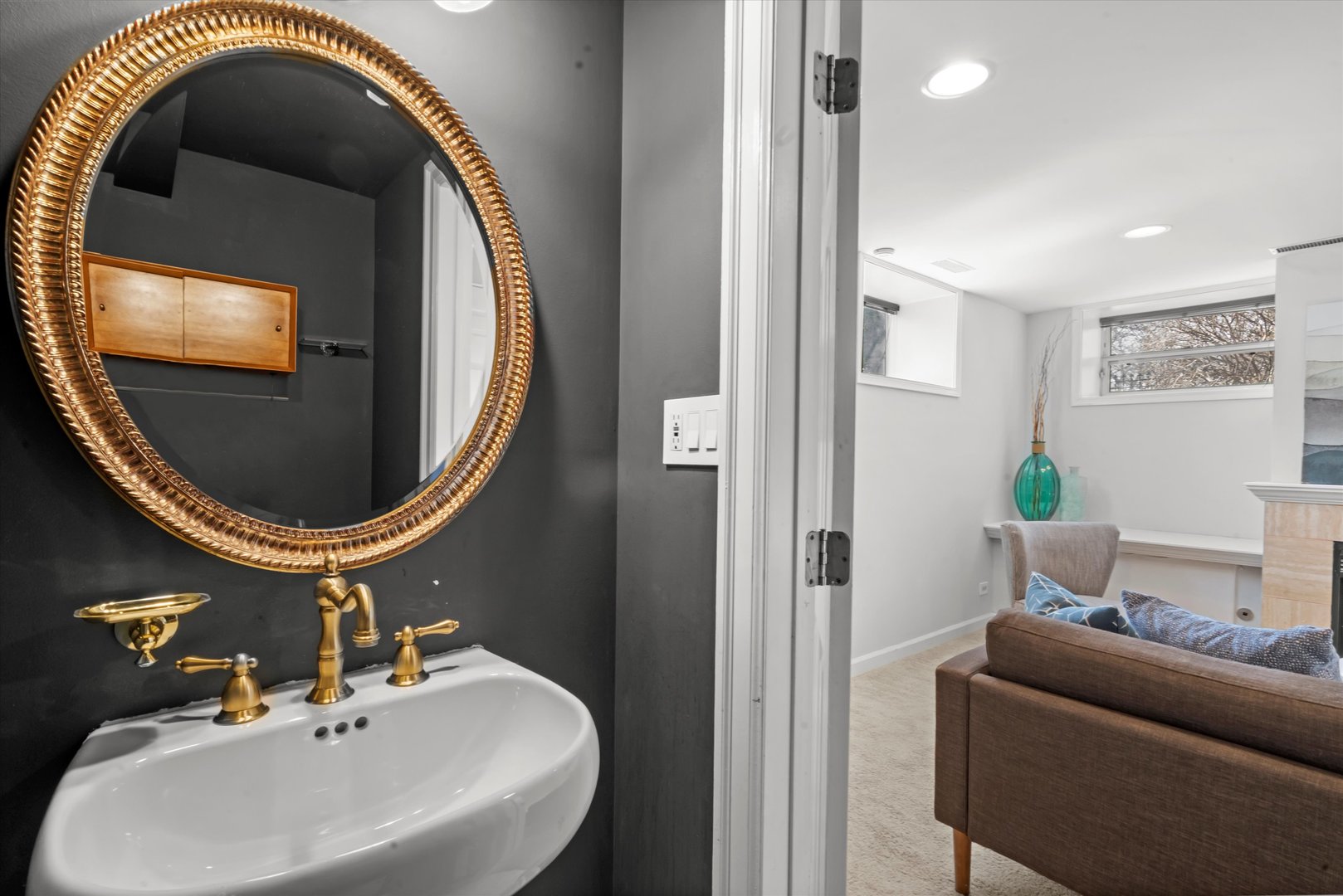 1110 W Wellington Avenue Unit: 1