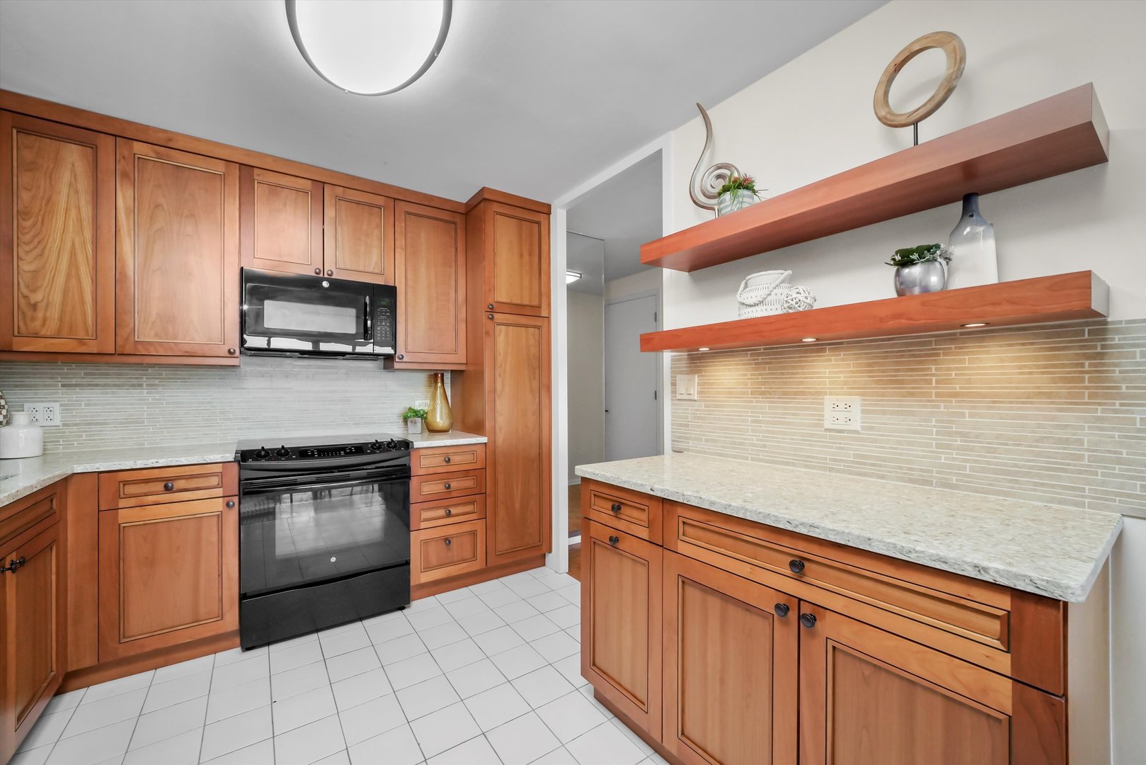 1440 N Lake Shore Drive Unit: 5E