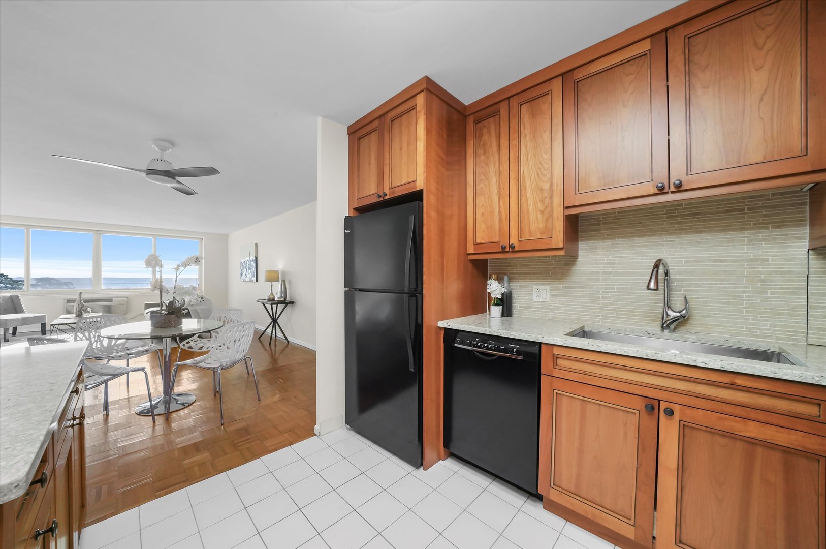 1440 N Lake Shore Drive Unit: 5E