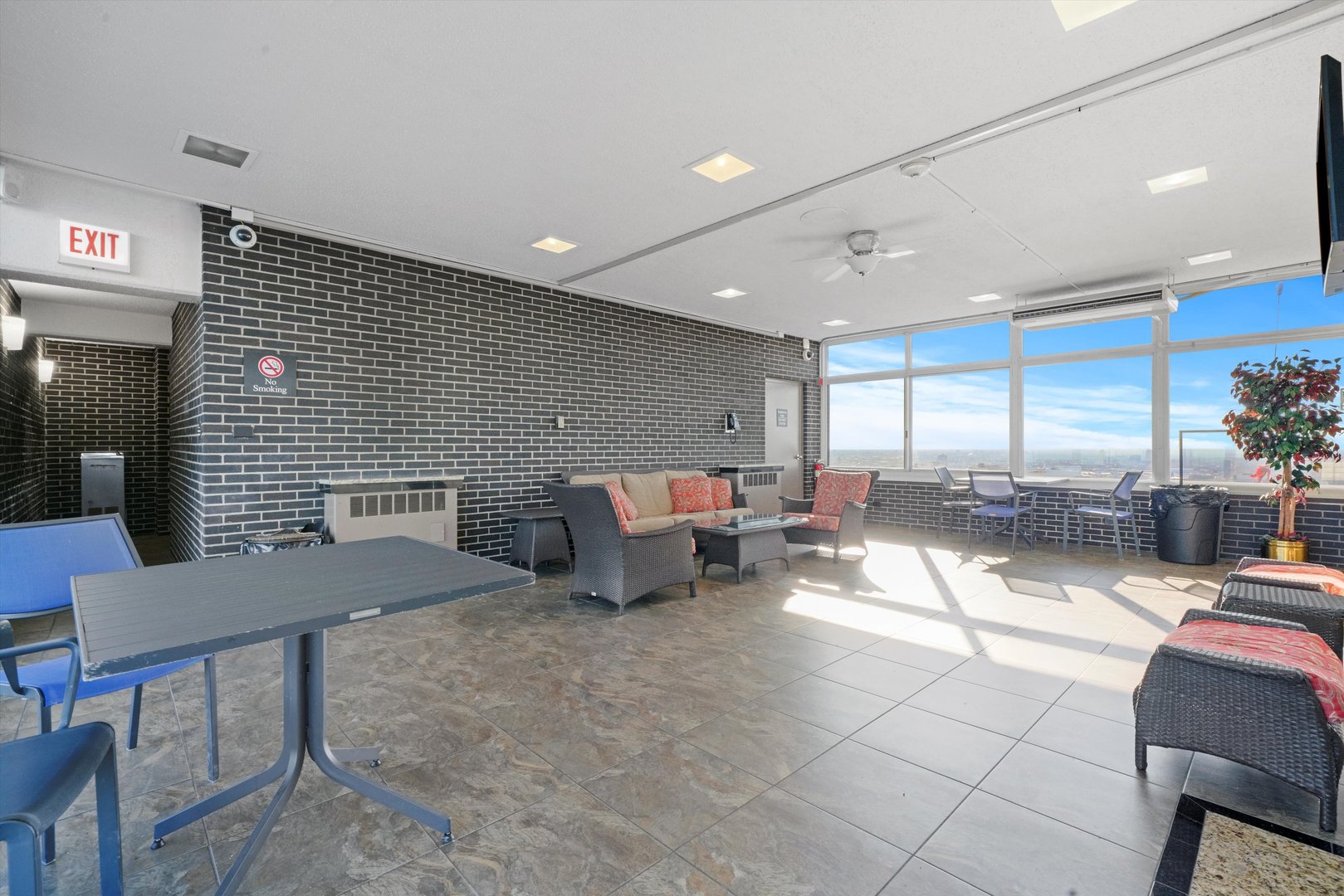 1440 N Lake Shore Drive Unit: 5E