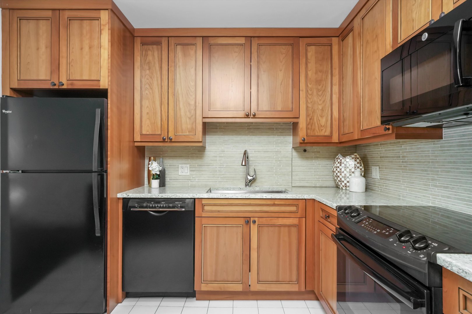 1440 N Lake Shore Drive Unit: 5E