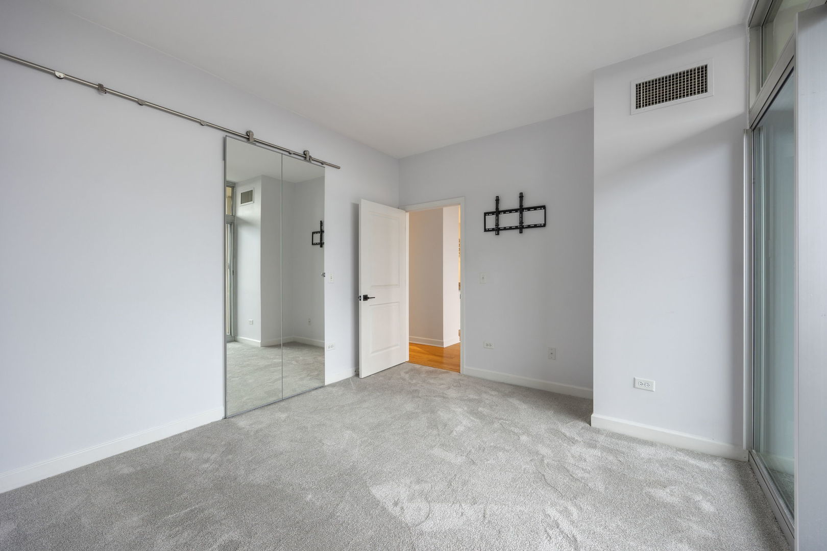 1400 S Michigan Avenue Unit: 1502