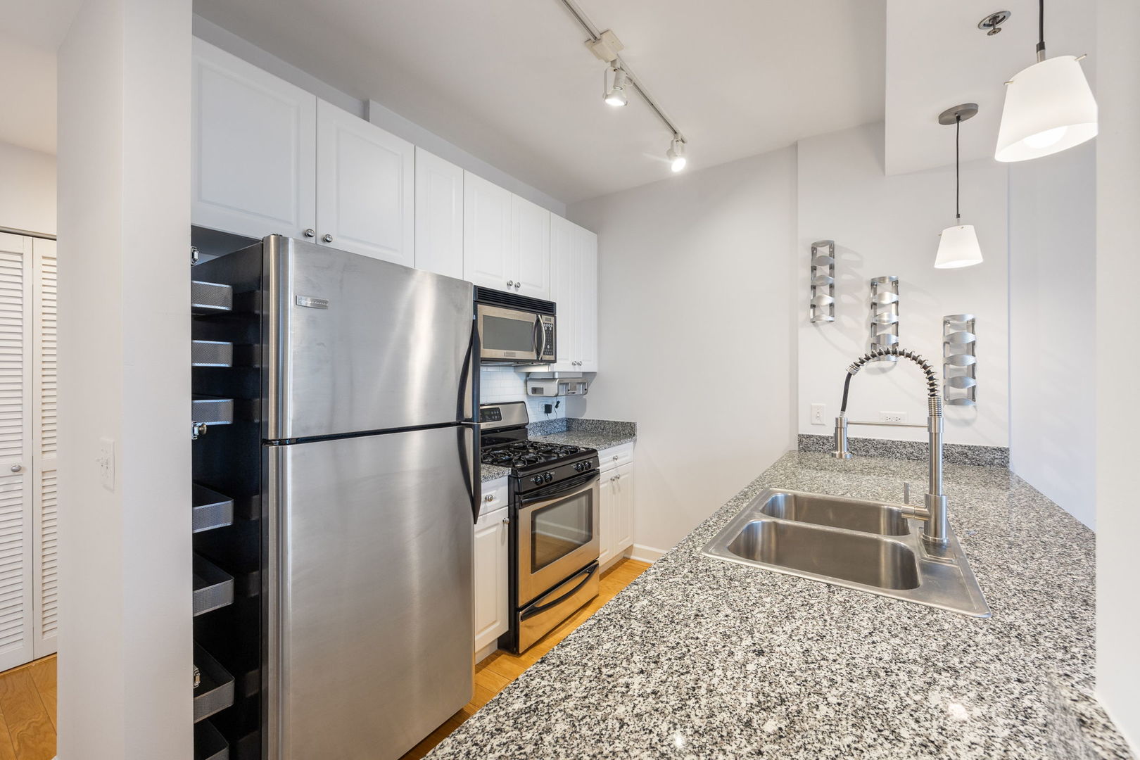 1400 S Michigan Avenue Unit: 1502