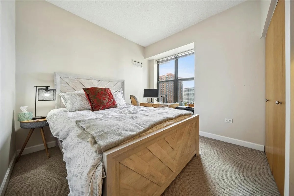 41 E 8TH Street Unit: 1506