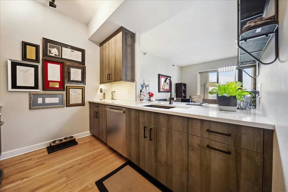 41 E 8TH Street Unit: 1506