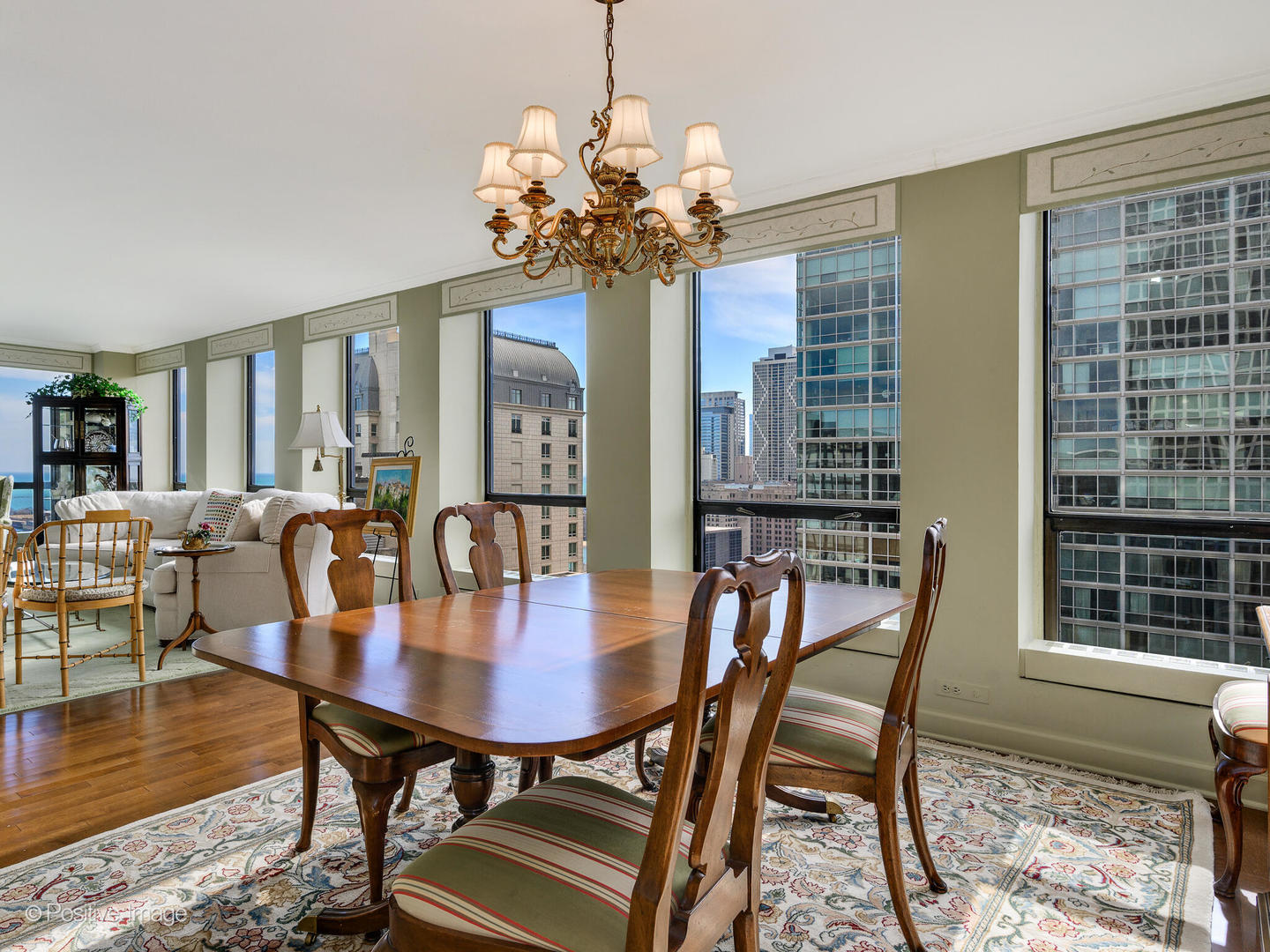 260 E Chestnut Street Unit: 2907