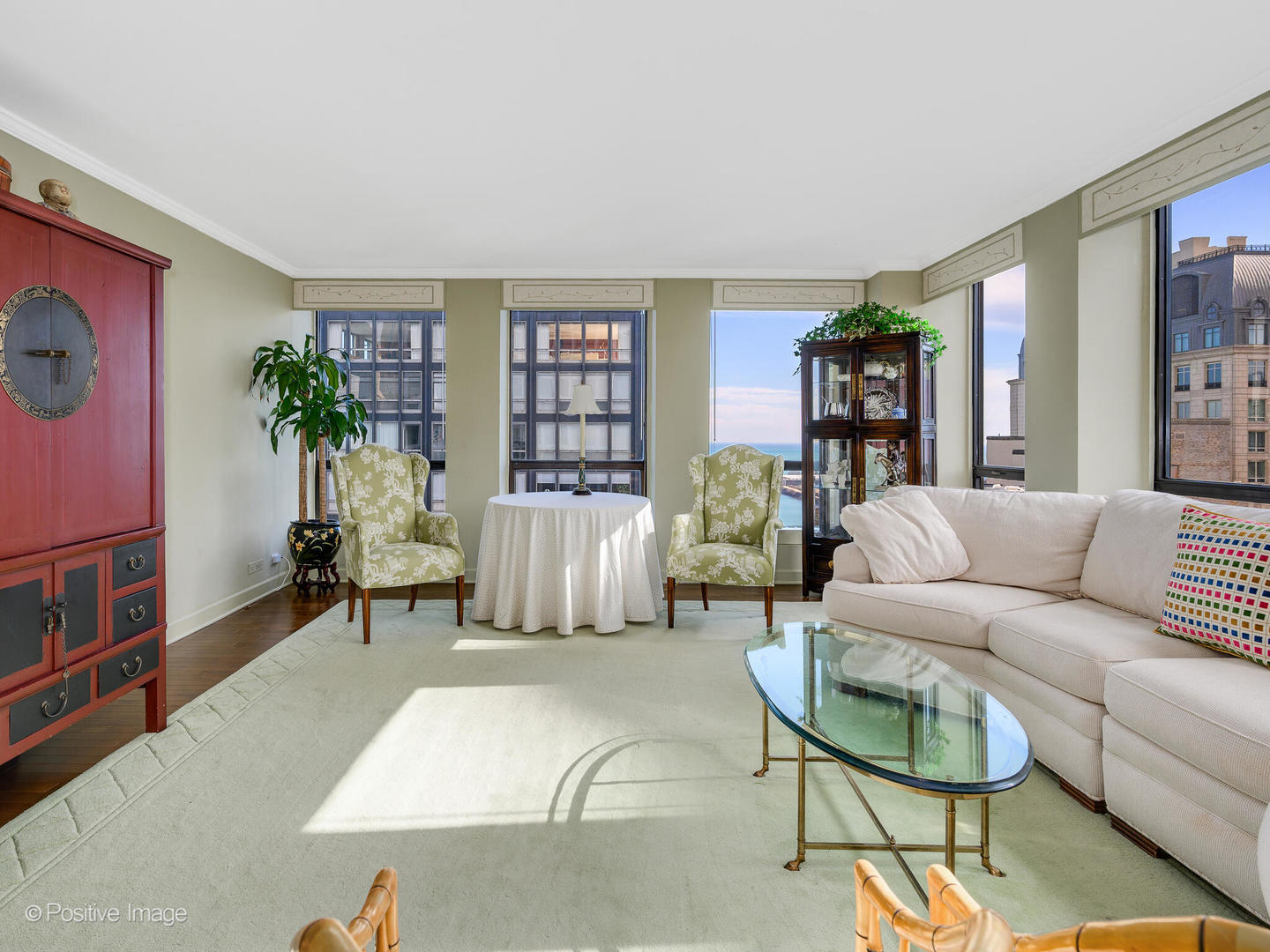 260 E Chestnut Street Unit: 2907