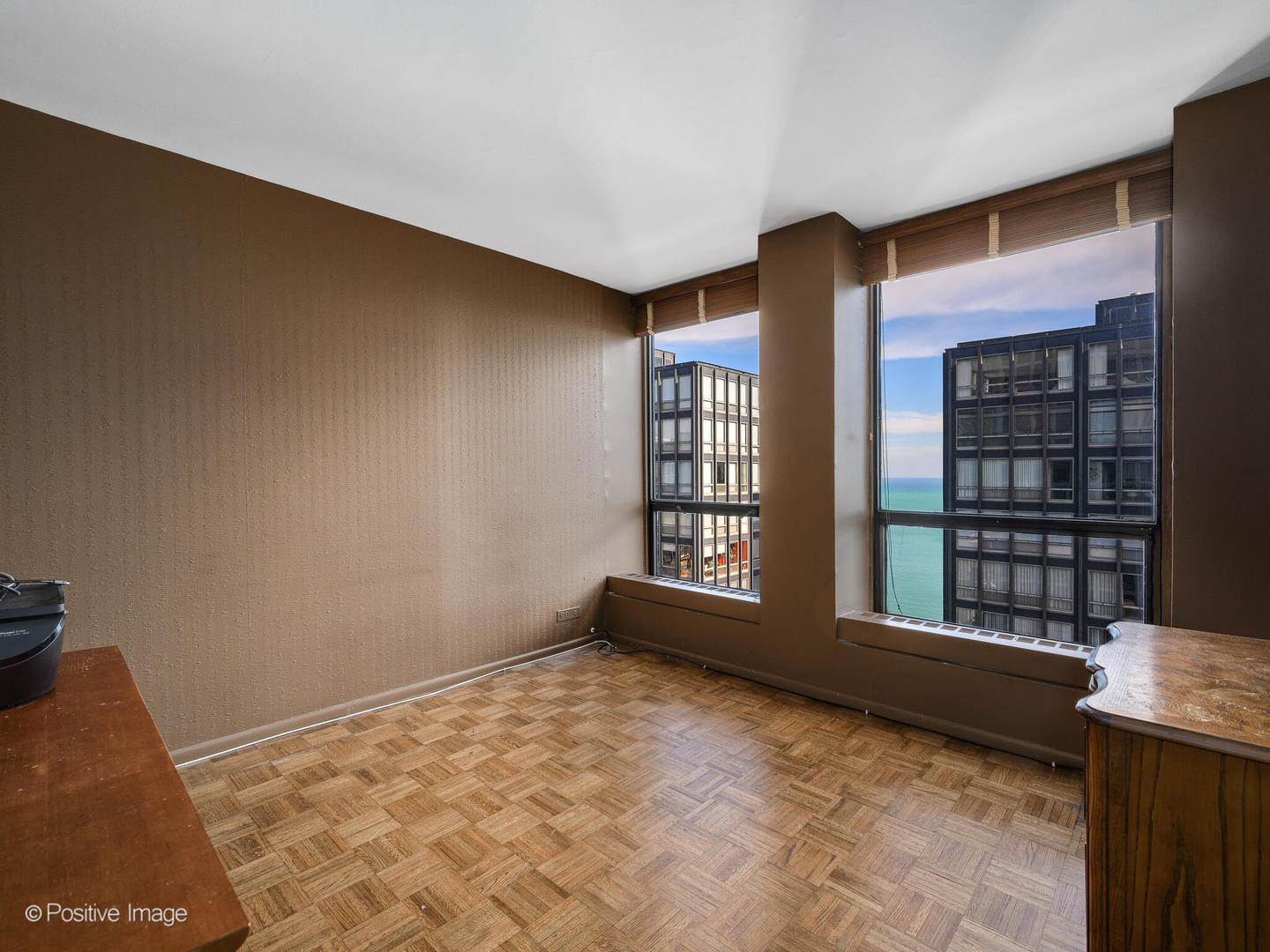 260 E Chestnut Street Unit: 2907