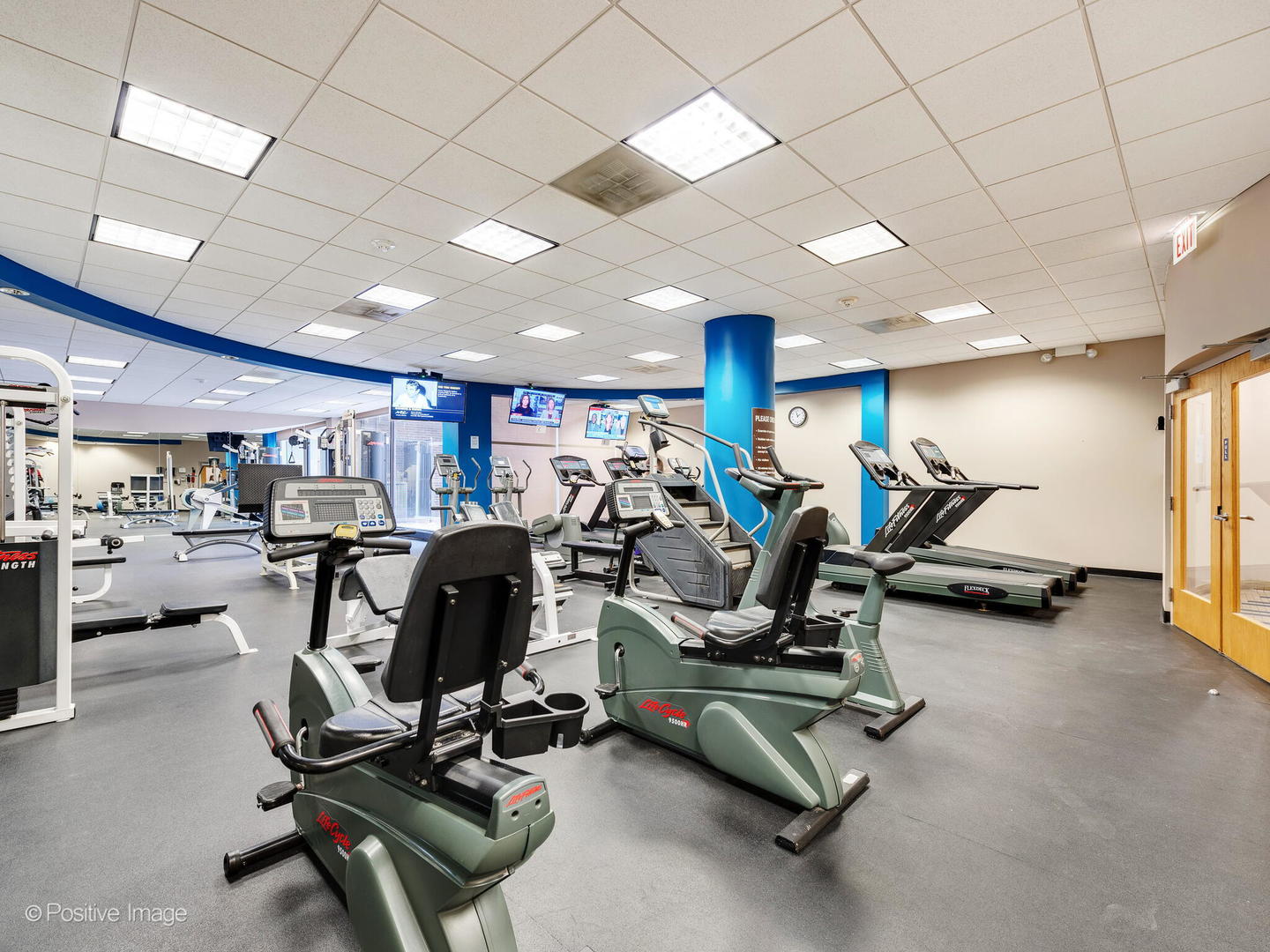 260 E Chestnut Street Unit: 2907