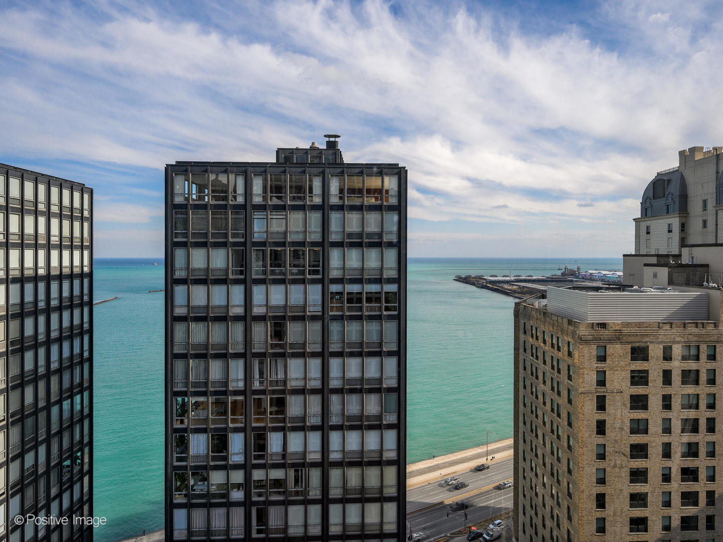 260 E Chestnut Street Unit: 2907