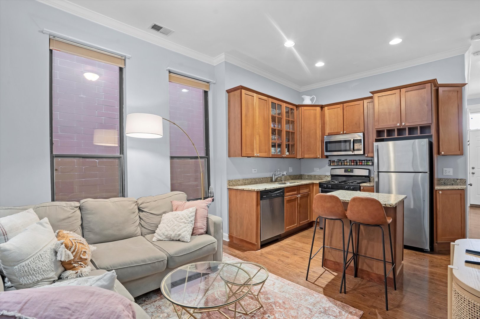 2672 N HALSTED Street Unit: 3W