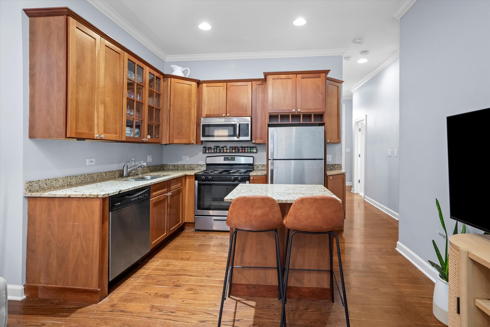 2672 N HALSTED Street Unit: 3W