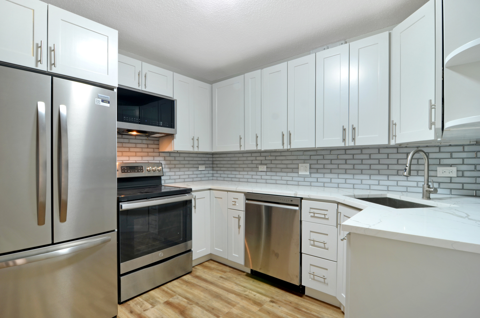 405 N WABASH Avenue Unit: 1114