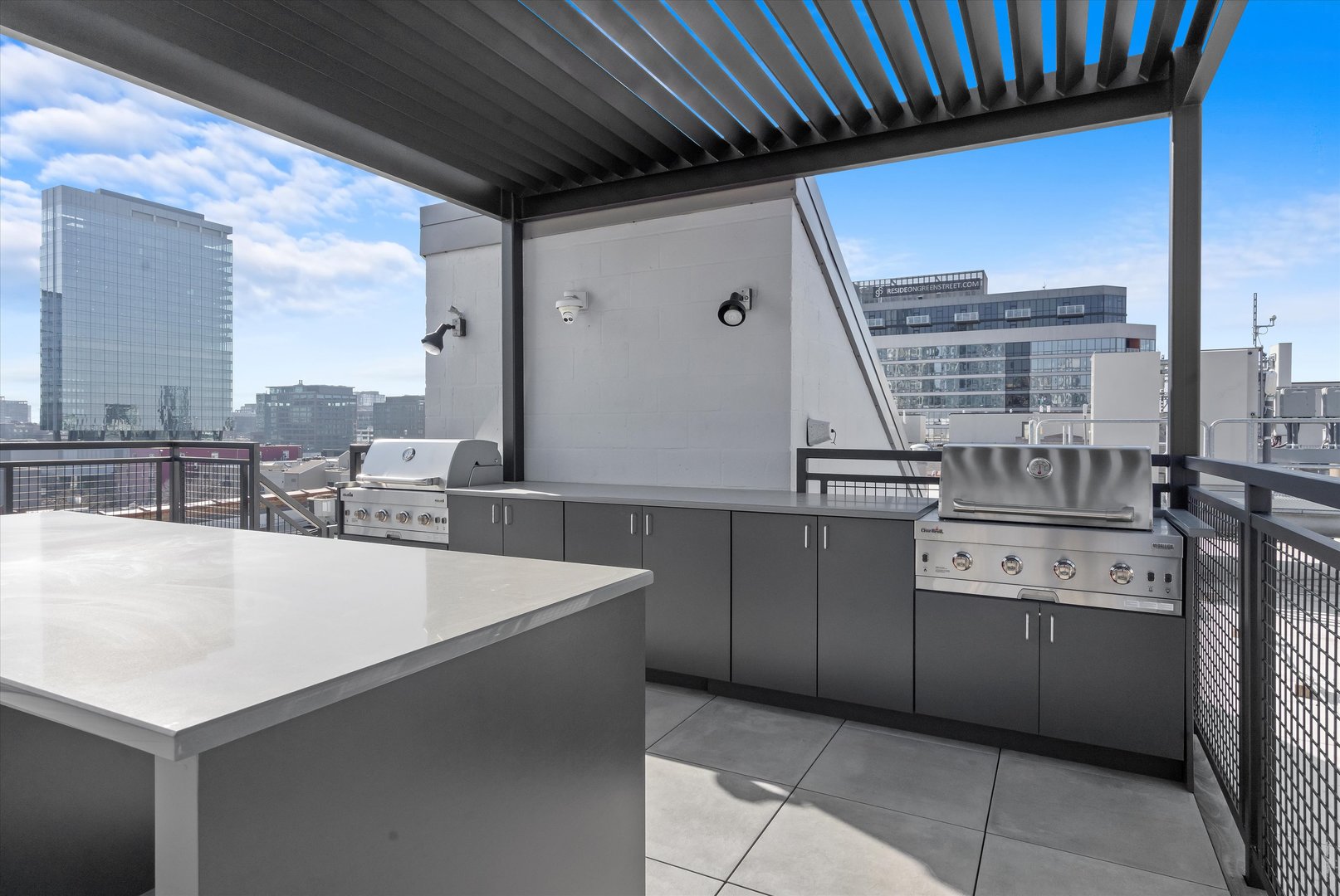 525 N Halsted Street Unit: 305