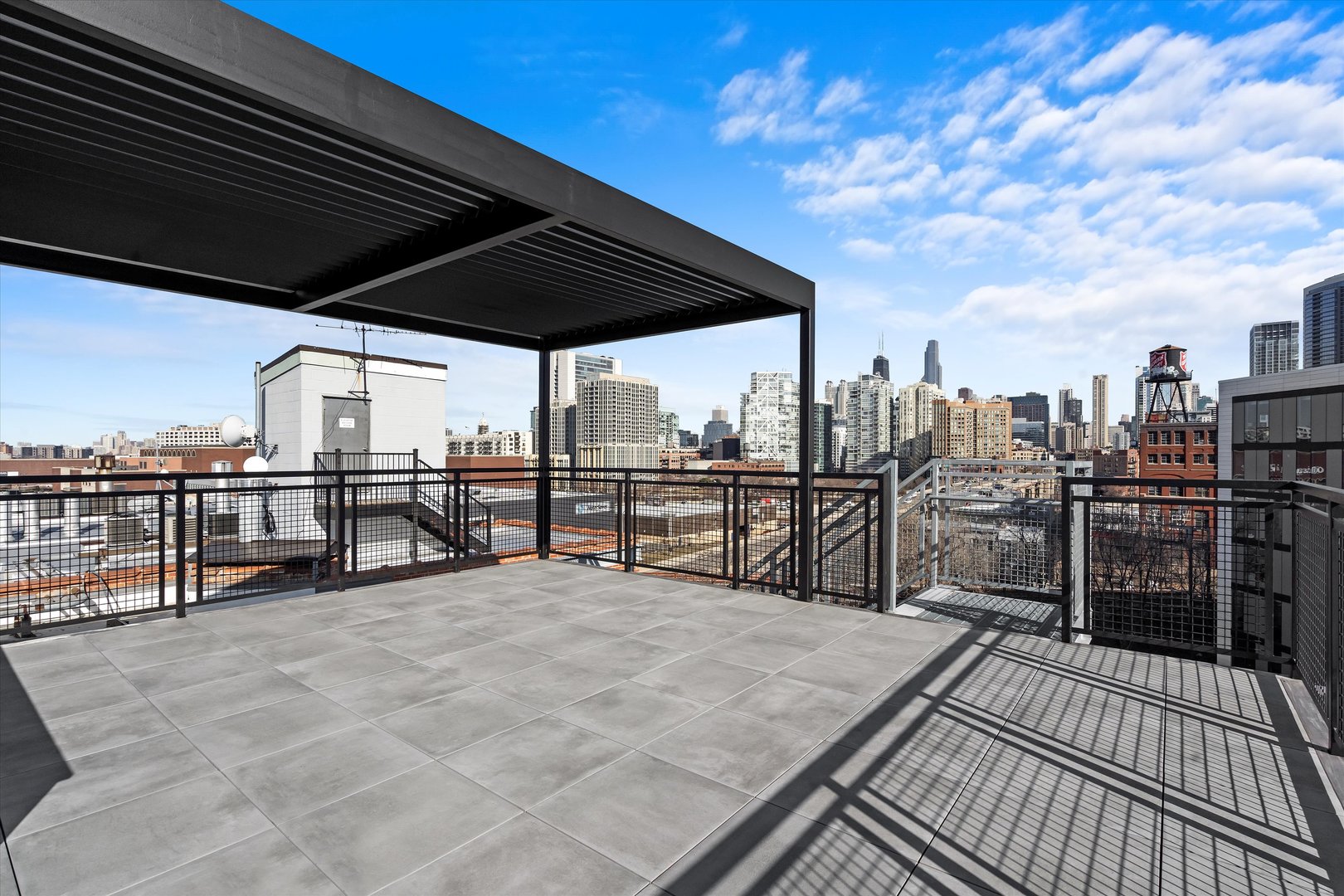 525 N Halsted Street Unit: 305