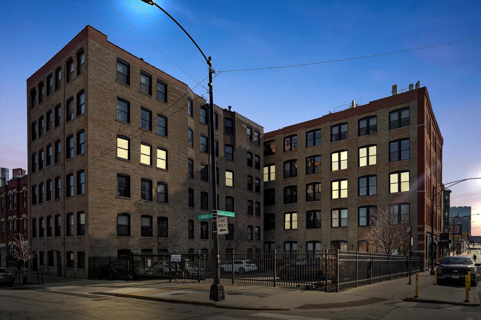 525 N Halsted Street Unit: 305