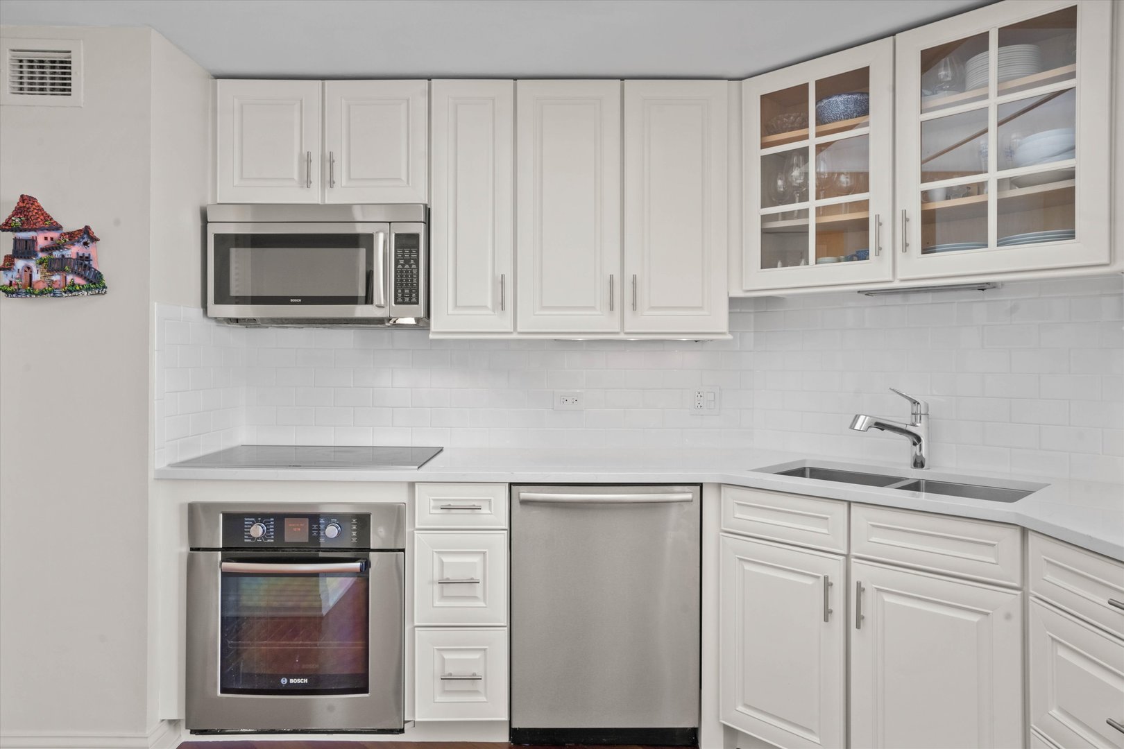 990 N LAKE SHORE Drive Unit: 24A