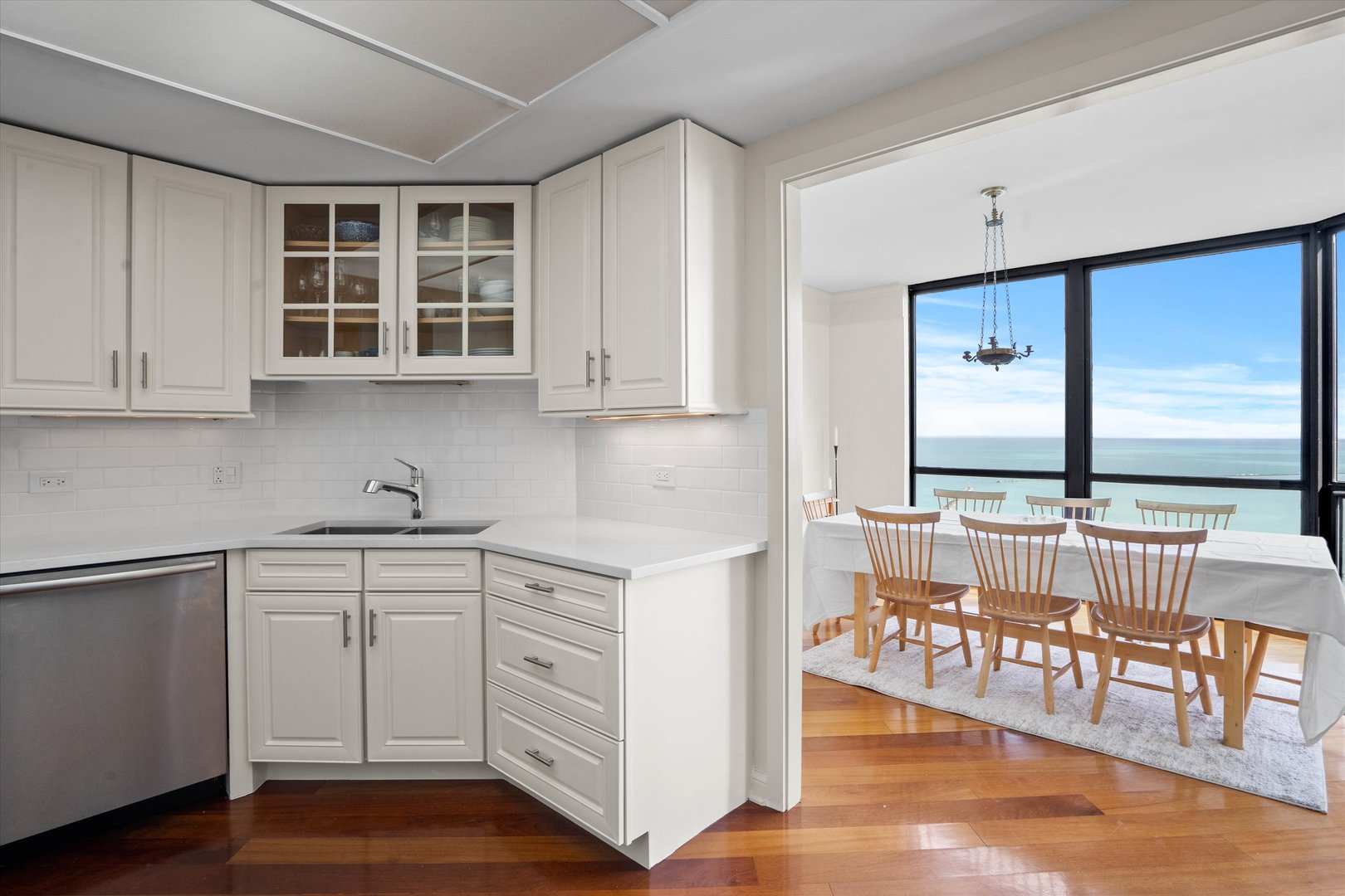 990 N LAKE SHORE Drive Unit: 24A