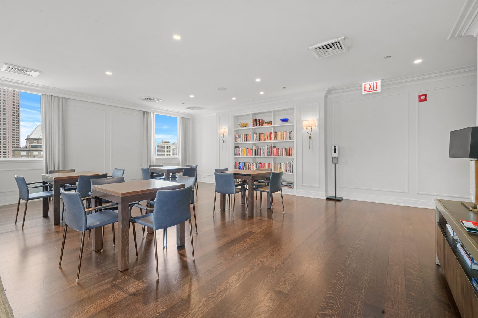 990 N LAKE SHORE Drive Unit: 24A