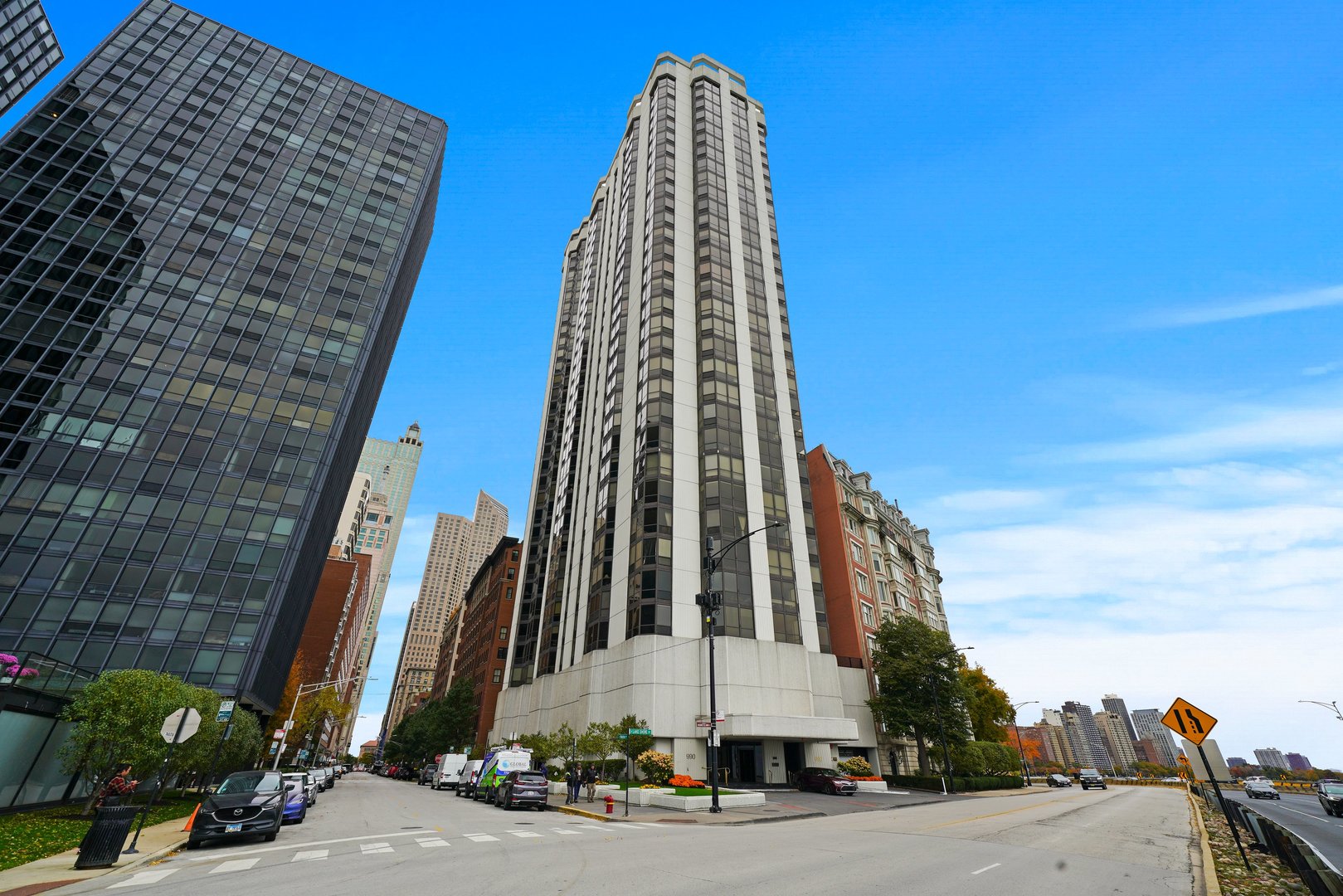 990 N LAKE SHORE Drive Unit: 24A