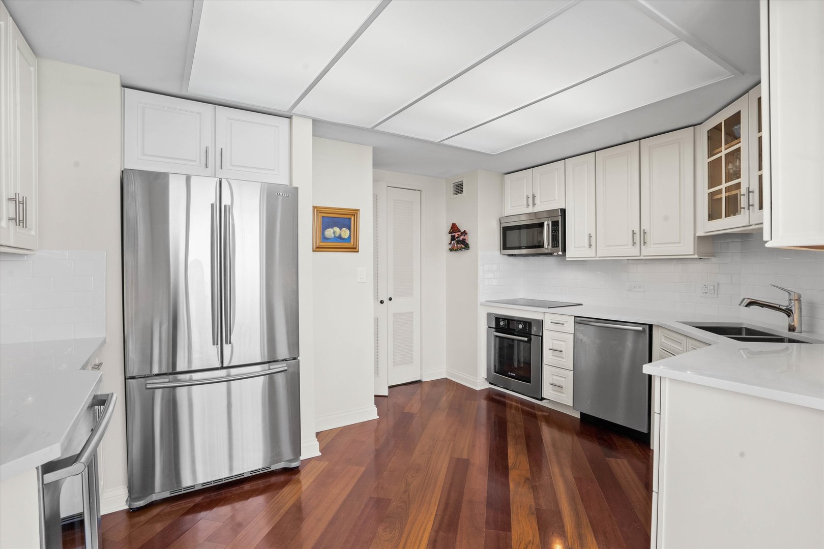 990 N LAKE SHORE Drive Unit: 24A