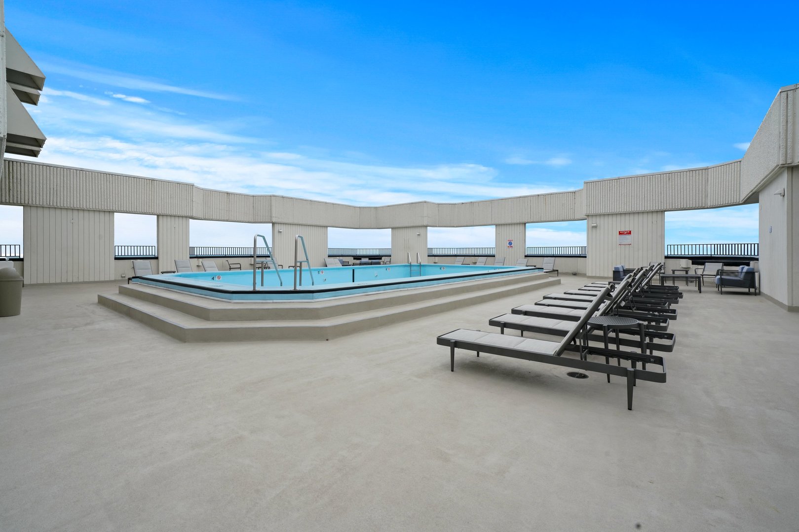 990 N LAKE SHORE Drive Unit: 24A