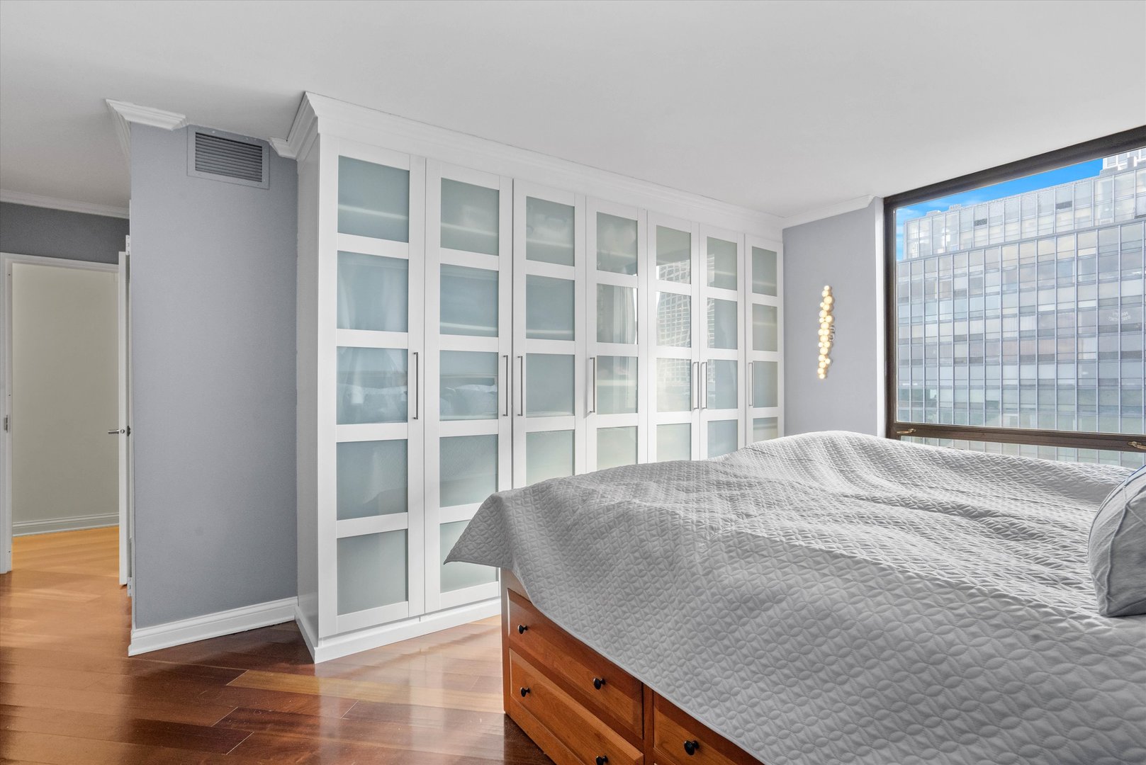 990 N LAKE SHORE Drive Unit: 24A