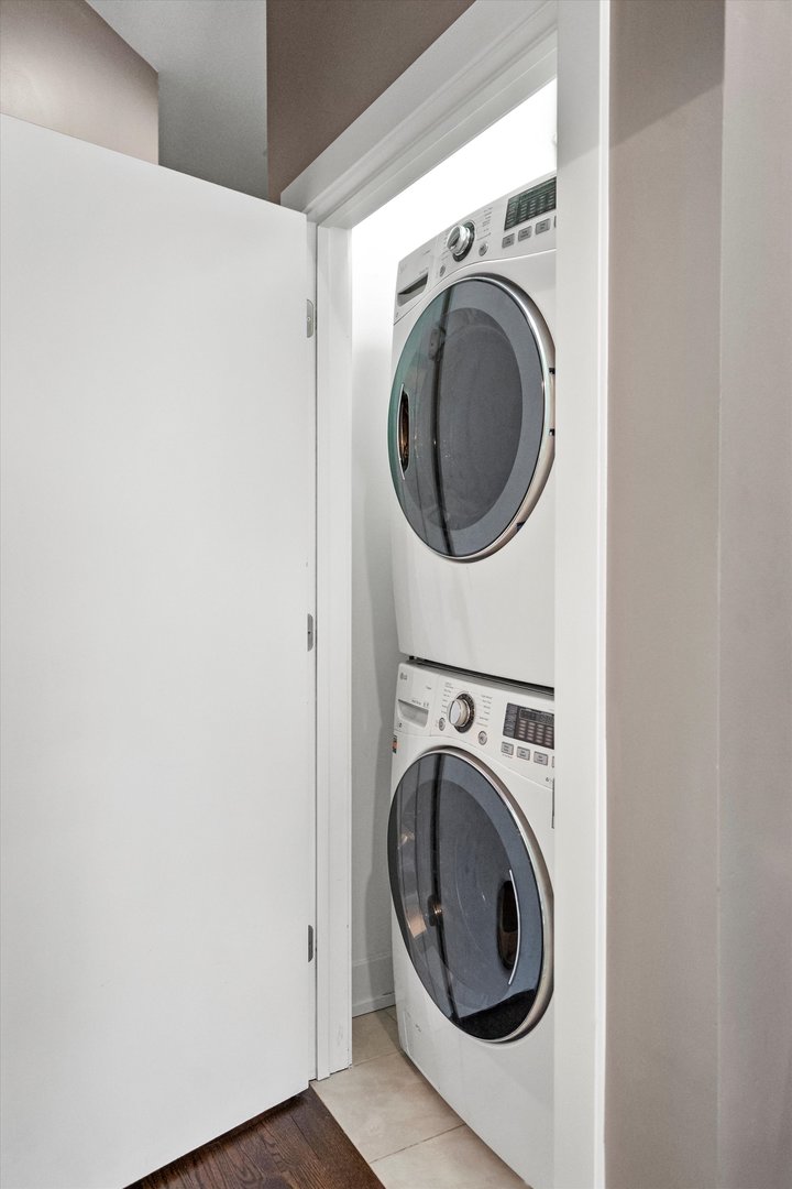 1732 N California Avenue Unit: 3